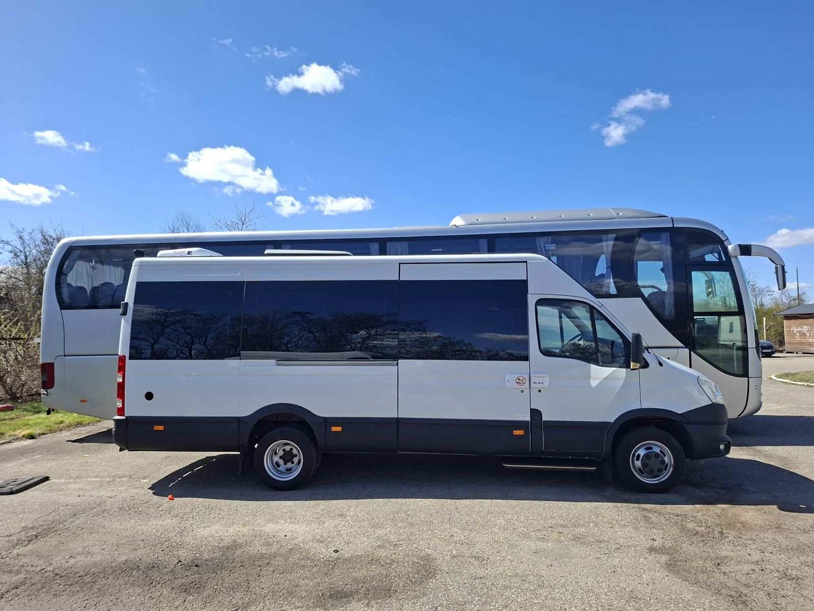 Bus Iveco Daily 19 osób + kierowca